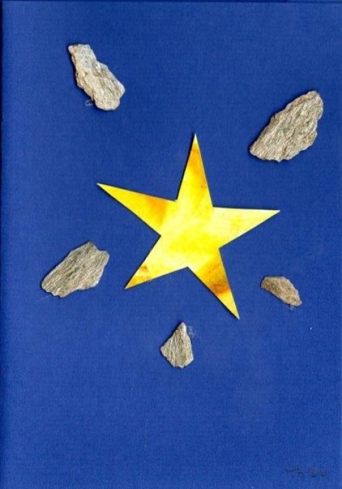 Sterne und Steine mit Karte in blau